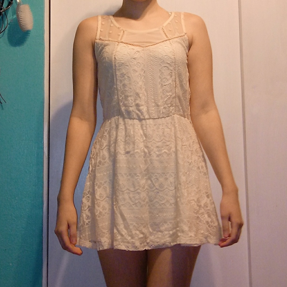 Rewind lace dress